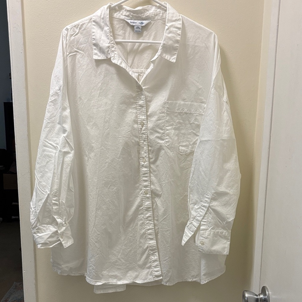NWOT Classic White Boyfriend Shirt